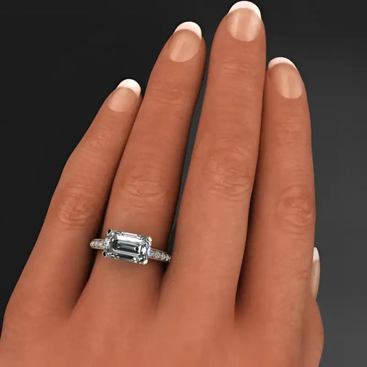 Elegant Sparkle: Petite Diamond Proposal Ring