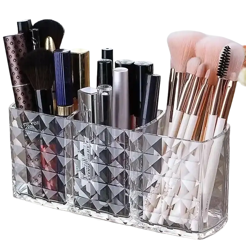 Trendy Makeup Brush Bash for Your Diamond Chic Bathroom
