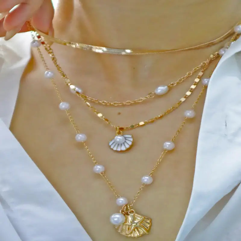 Seashell Starfish Necklace - Gold